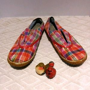 ⬇️ Sorel plaid canvas and rubber plimsolls